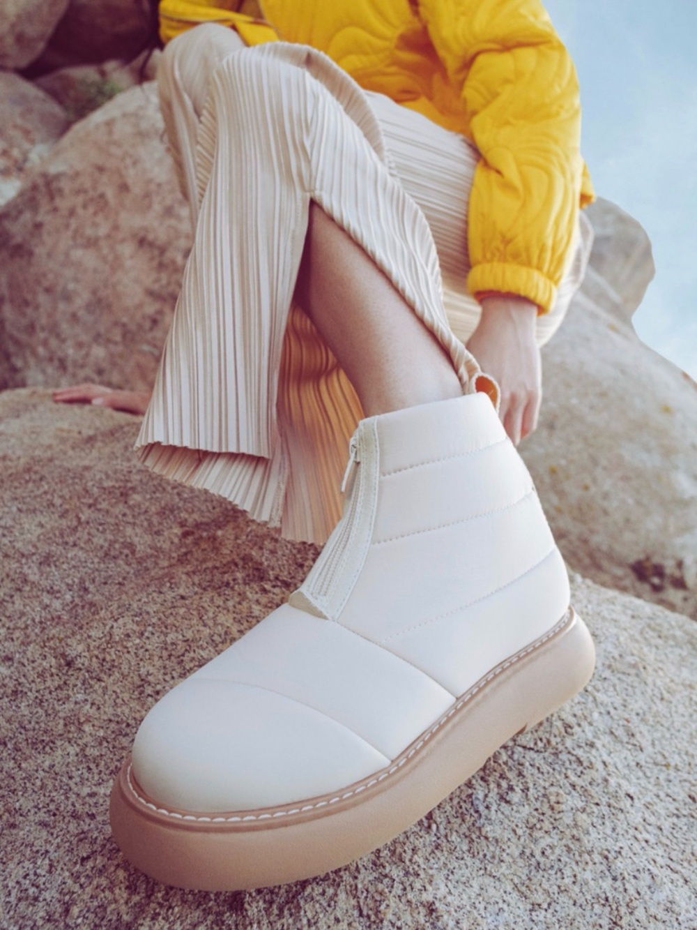 Toms Alpargata Mallow Cream Puffy Front-Zip Ankle Booties Size 7.5